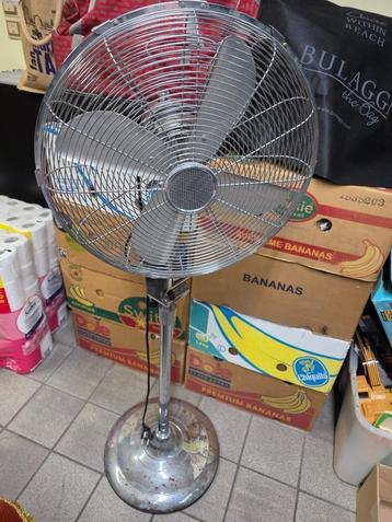 statief ventilator beschikbaar voor biedingen