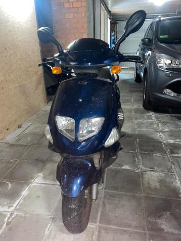 Motor te koop beschikbaar voor biedingen