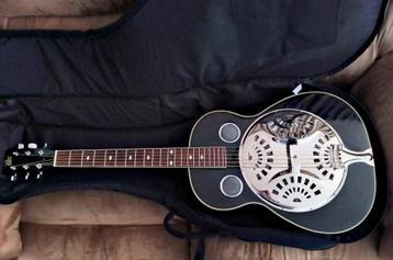 Rogue Roundneck Resonator Guitar, Musique & Instruments, Enlèvement, Comme neuf, Résonateur ou Guitare dobro, Avec valise