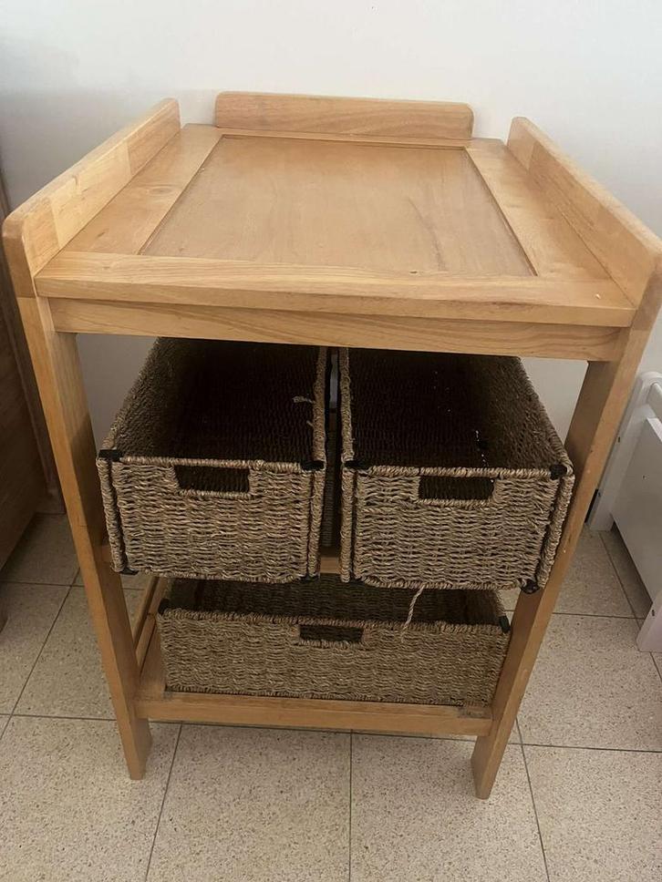 Verzorgingstafel met mandjes, Kinderen en Baby's, Babymode-accessoires, Zo goed als nieuw, Ophalen