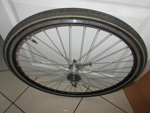 Achterwiel met torpedorem 28X 1 3/8X 1 5/8 zeer goede staat, Fietsen en Brommers, Fietsonderdelen, Zo goed als nieuw, Algemeen
