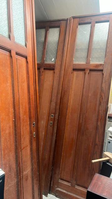 Oude 2slag deuren met glas beschikbaar voor biedingen