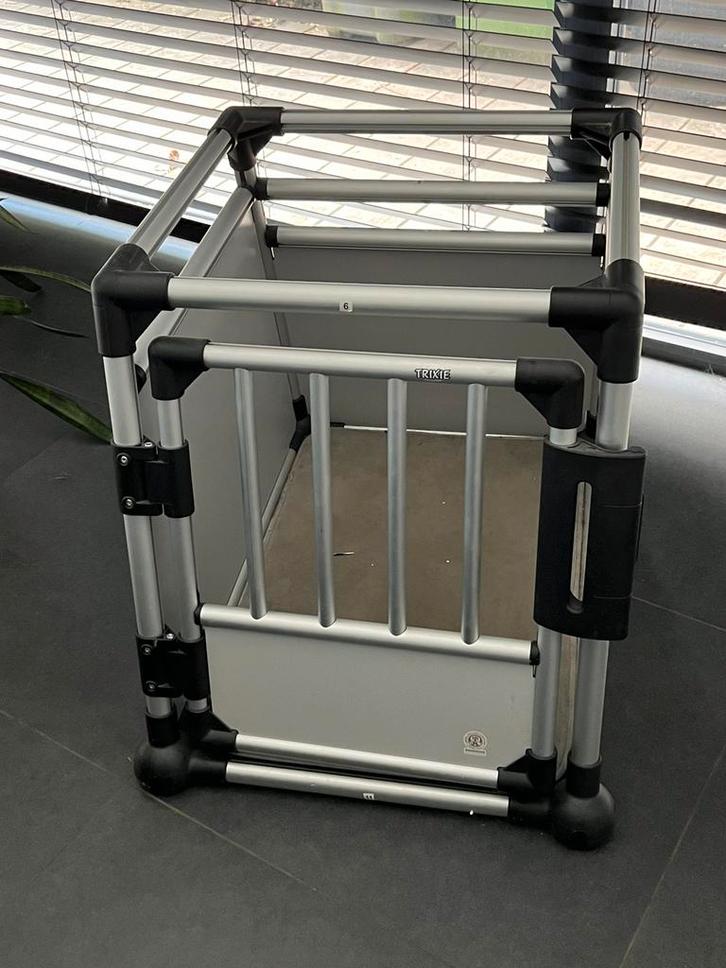 Trixie alu transportbox maat Medium, Dieren en Toebehoren, Hondenhokken, Zo goed als nieuw, Ophalen