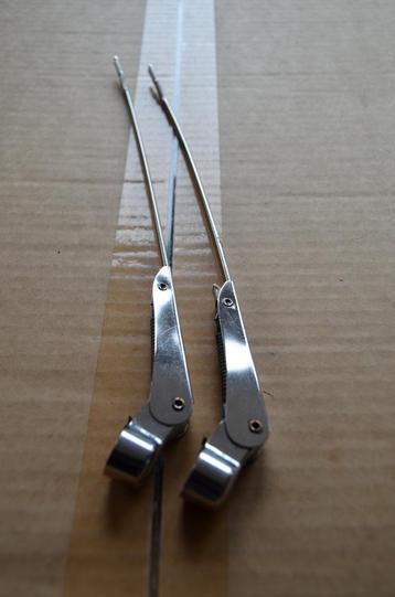 Ruitenwisserarmen diverse klassiekers beschikbaar voor biedingen