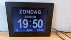 Dementieklok met digitale fotokader, Huis en Inrichting, Woonaccessoires | Klokken, Ophalen of Verzenden, Zo goed als nieuw