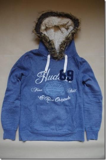 Hoodie met kap en teddy beschikbaar voor biedingen