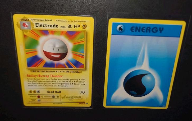 Vintage: lotje evolutions Pokemonkaarten 2016, Hobby en Vrije tijd, Verzamelkaartspellen | Pokémon, Zo goed als nieuw, Ophalen of Verzenden