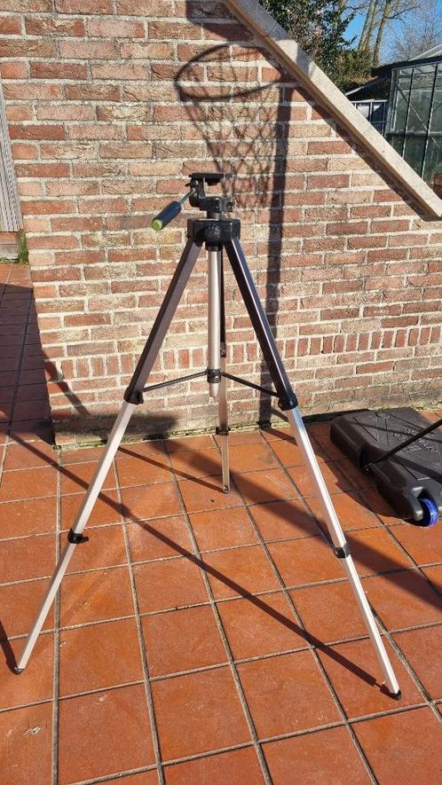 Aluminium statief, Audio, Tv en Foto, Fotografie | Statieven en Balhoofden, Gebruikt, Driepoot, 150 tot 175 cm, Ophalen