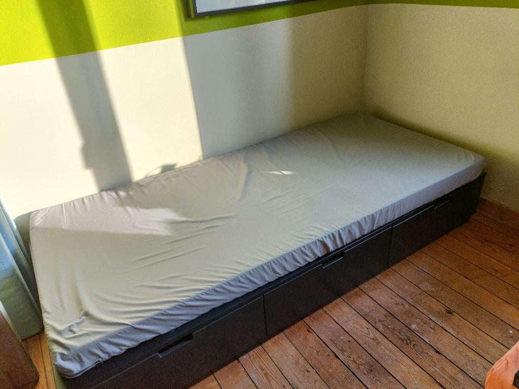 Lit ikea noir avec 3 tiroirs 1 personne, Huis en Inrichting, Slaapkamer | Bedden, Gebruikt, Eenpersoons, 90 cm, 200 cm, Hout, Zwart