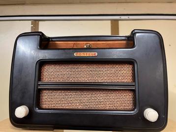 Oude keine radio. Pontiac beschikbaar voor biedingen