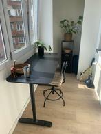 Bureau Bekant (IKEA), Bureau