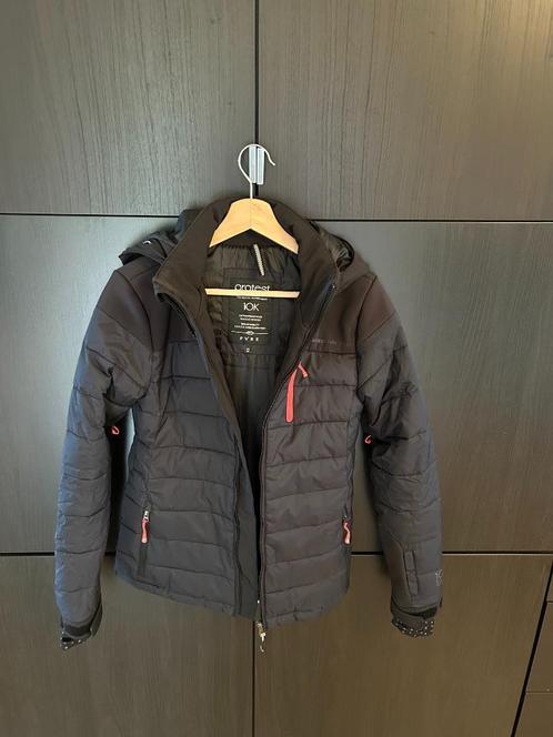 Protest skijas 10 K Pure - maat XS - 34, Kleding | Dames, Wintersportkleding, Zo goed als nieuw, Jack, Maat 34 (XS) of kleiner