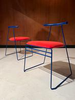 Paire de chaises design vers 1980 •• LIVRAISON GRATUITE••, Ophalen, Zo goed als nieuw, Blauw, Hout