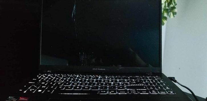 Asus vivobook gebroken scherm, Computers en Software, Apple Macbooks, Zo goed als nieuw, Ophalen
