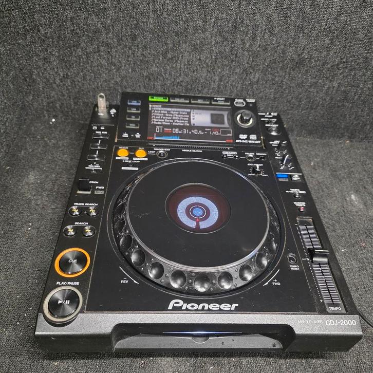 PIONEER  CDJ-2000  dj player, Muziek en Instrumenten, Dj-sets en Draaitafels, Zo goed als nieuw, Pioneer, Ophalen of Verzenden