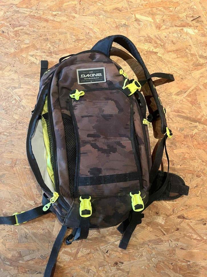 Sac a dos Dakine vélo, Bijoux, Sacs & Beauté, Sacs | Sacs à dos, Autres marques, Enlèvement