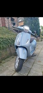 Vespa gts classica grise 2023., Fietsen en Brommers, Scooters | Vespa, Overige modellen, Zo goed als nieuw, Benzine, 125 cc