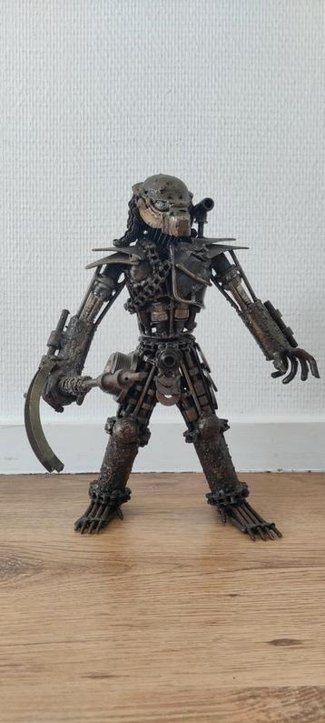 Metalen Predator beschikbaar voor biedingen