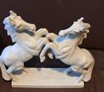 prachtige beeld van twee paarden (hout), Ophalen