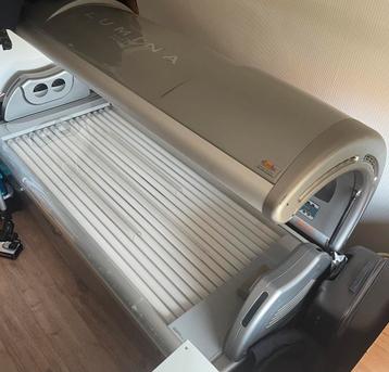 Professionele zonnebank , 36 lampen, 3 gezichtsbruiners beschikbaar voor biedingen