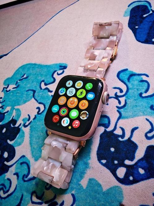 apple watch serie 6, Handtassen en Accessoires, Smartwatches, Gebruikt, Roze, Ophalen