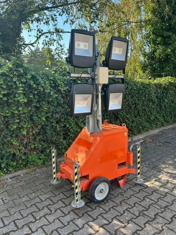 Lichtmast towerlight linktower bouwverlichting 230 V beschikbaar voor biedingen