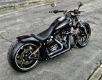 Harley Davidson Breakout Black Custom Uniek 2750 km, Motoren, Motoren | Harley-Davidson, 2 cilinders, 1690 cc, Particulier