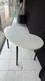 IKEA Hissmon bureau met zwarte poten, Huis en Inrichting, Bureaus, Ophalen of Verzenden, Gebruikt, Bureau