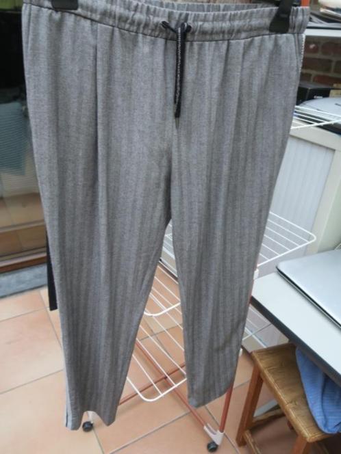 Broek grijs zijstreep elast.taille AnneClaire mt 48 (it 52), Kleding | Dames, Broeken en Pantalons, Zo goed als nieuw, Maat 46/48 (XL) of groter