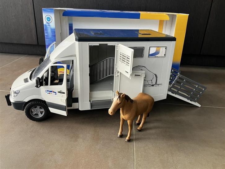 Bruder 2674 - Mercedes Benz Sprinter paardenvrachtwagen, Kinderen en Baby's, Speelgoed |Speelgoedvoertuigen, Zo goed als nieuw