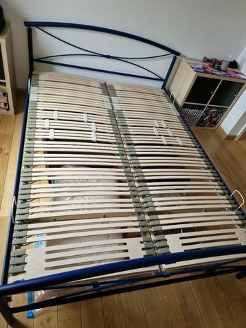 Double sommiers (2x 80x220) + cadre de lit beschikbaar voor biedingen