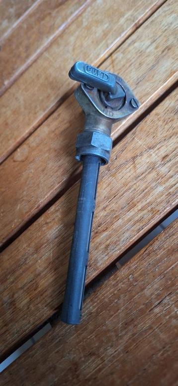 Kraan voor benzinetank Moto Guzzi V50. beschikbaar voor biedingen