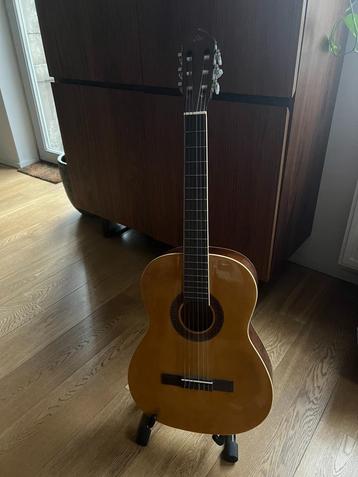 klassieke gitaar volwassenen met tas, standaard, plectrums beschikbaar voor biedingen