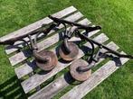 Vintage 3 roulettes en bois sur support métallique pivotant, Ophalen