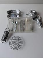 Keukenhulpjes, Enlèvement