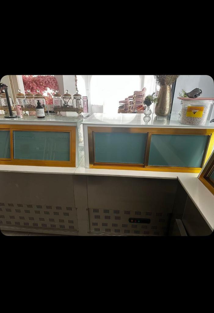 Inboedel / Horeca / Stoelen / Tafel / deco / koeltoog / Koel, Zakelijke goederen, Horeca | Meubilair en Inrichting, Meubilair