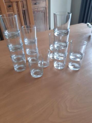 18 borrelglaasjes beschikbaar voor biedingen
