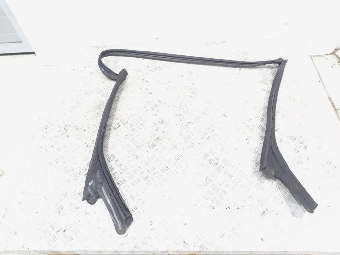 Voorruitrubber van een Audi A3, Auto-onderdelen, Overige Auto-onderdelen, Audi, Gebruikt, 3 maanden garantie, Ophalen of Verzenden