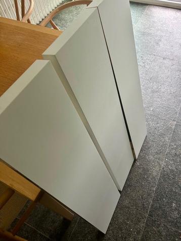 3x IKEA Lack wandplank wit 110x26cm beschikbaar voor biedingen