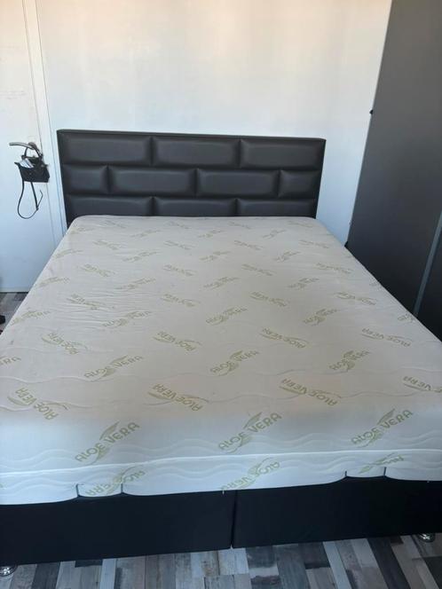 Lit Double avec coffre King Size avec matelas compris !, Huis en Inrichting, Slaapkamer | Boxsprings, Zo goed als nieuw, 160 cm