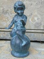 statue d un ange ou angelot sur boule en bronze pat vert, Antiquités & Art, Antiquités | Bronze & Cuivre, Bronze, Enlèvement ou Envoi