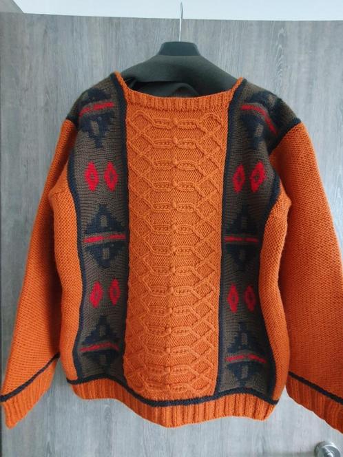 Pull moyen tricoté à la main, Vêtements | Femmes, Pulls & Gilets, Comme neuf, Taille 38/40 (M), Orange, Enlèvement ou Envoi