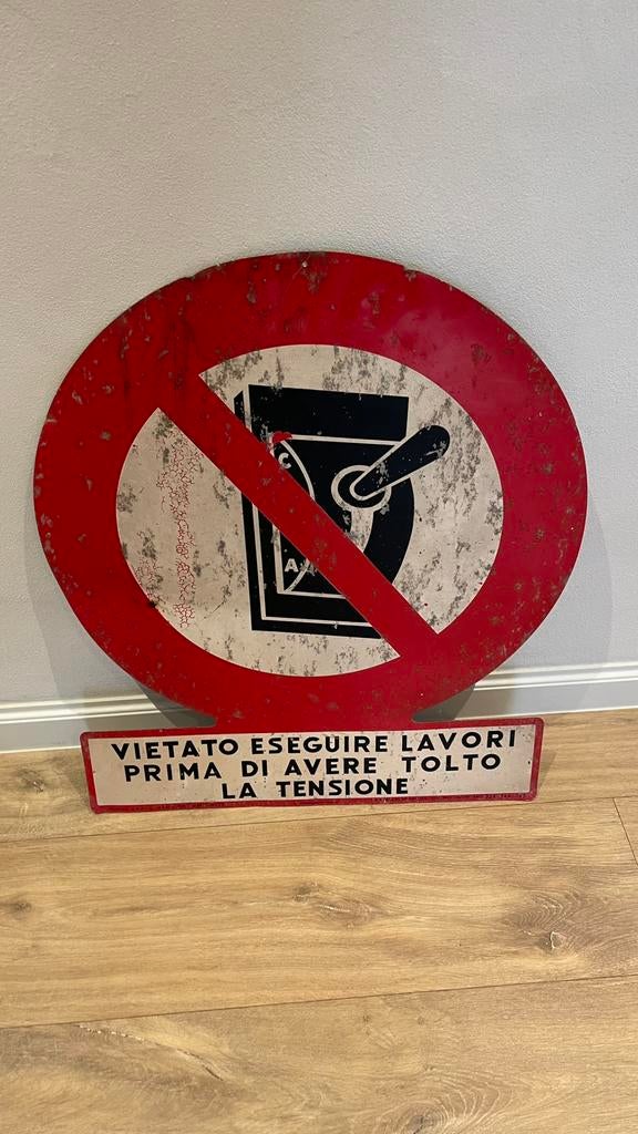 Panneau du chantier naval italien, Enlèvement, Utilisé, Ustensile