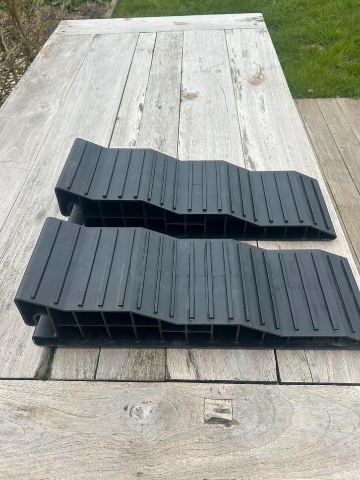 Oprijblokken 4, 7 & 10 cm hoog, Caravans en Kamperen, Mobilhome-accessoires, Zo goed als nieuw, Ophalen of Verzenden