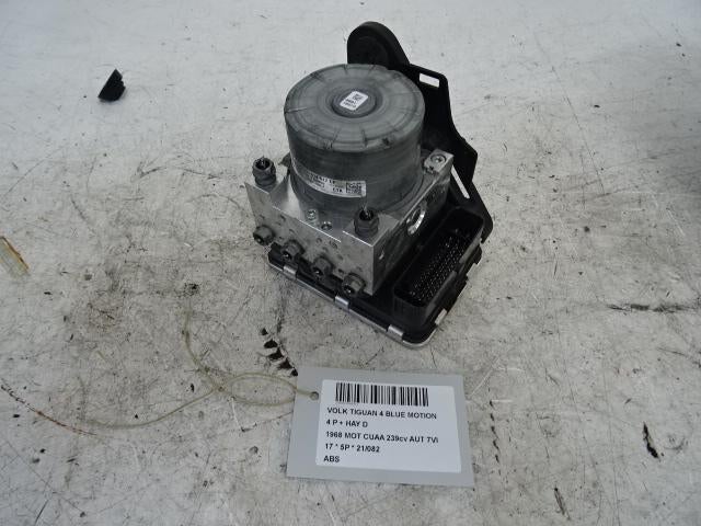 BLOC ABS (FREINS ANTI-BLOCAGE) Tiguan (AD1) (5Q0614517CF), Volkswagen, Mevr. I. Hauben, Utilisé, Rue de l'Espoir 34 34
4030  GRIVEGNÉE, BE