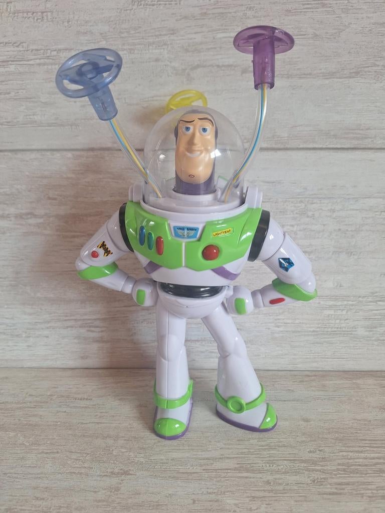 Buzz L'éclair électrique, Collections