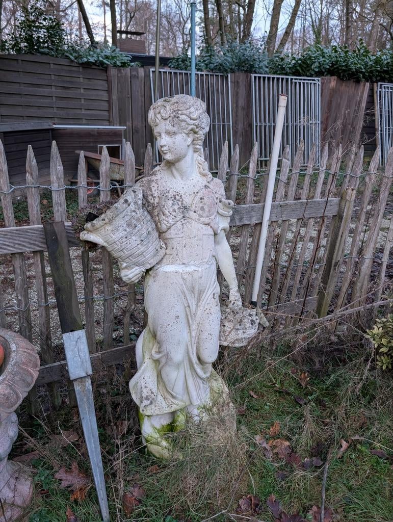 Tuinbeelden collectie te koop in Lanaken, Enlèvement