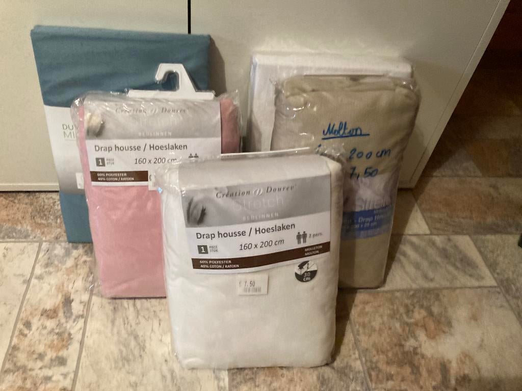 1 dekbedovertrekset + 4 hoeslakens (nieuw), Ophalen, Overige kleuren, Hoeslaken of Sloop, Nieuw
