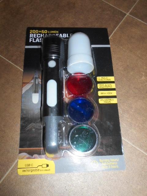 Nouvelle lampe de poche - Multifonctionnelle, Caravanes & Camping, Lampes de poche, Neuf, Enlèvement ou Envoi