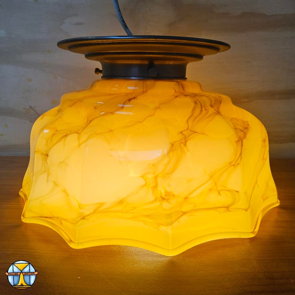 Antieke Art Deco plafonnière gemarmerd glas (geel/Oranje), Antiek en Kunst, Ophalen of Verzenden